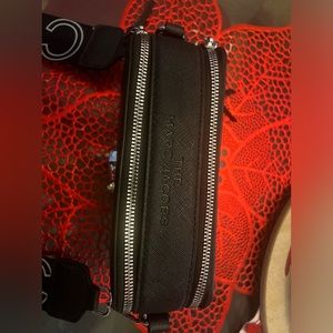 black marc jacobs crossbody